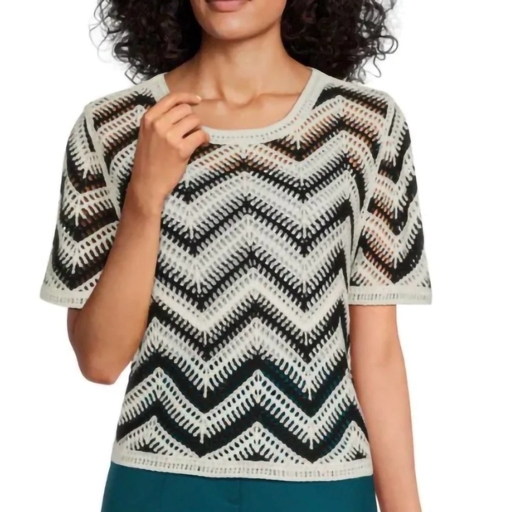 Laundry by Shelli Segal Black and White Crochet Chevron Top Size Small